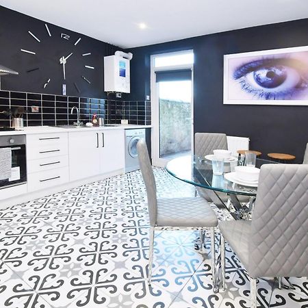 Отель Townhouse @ Henry Street Кру Экстерьер фото